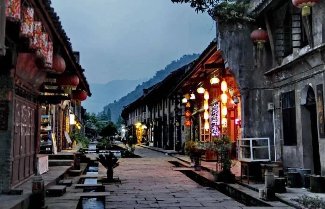 探索领导会对准时下班的员工有看法吗?知识星球,解锁无尽智慧